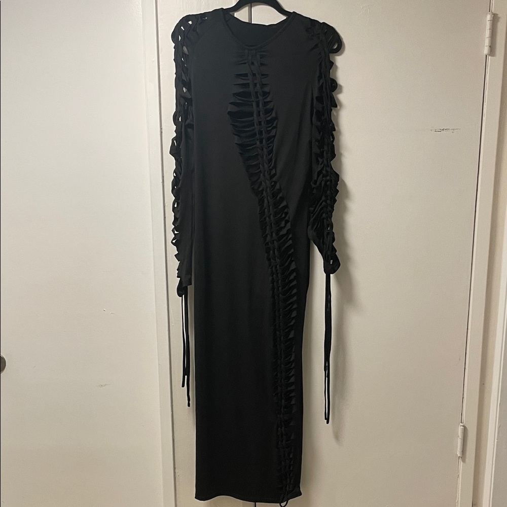 PrettyLittleThing Black Long Cutout Sleeve Dress 12